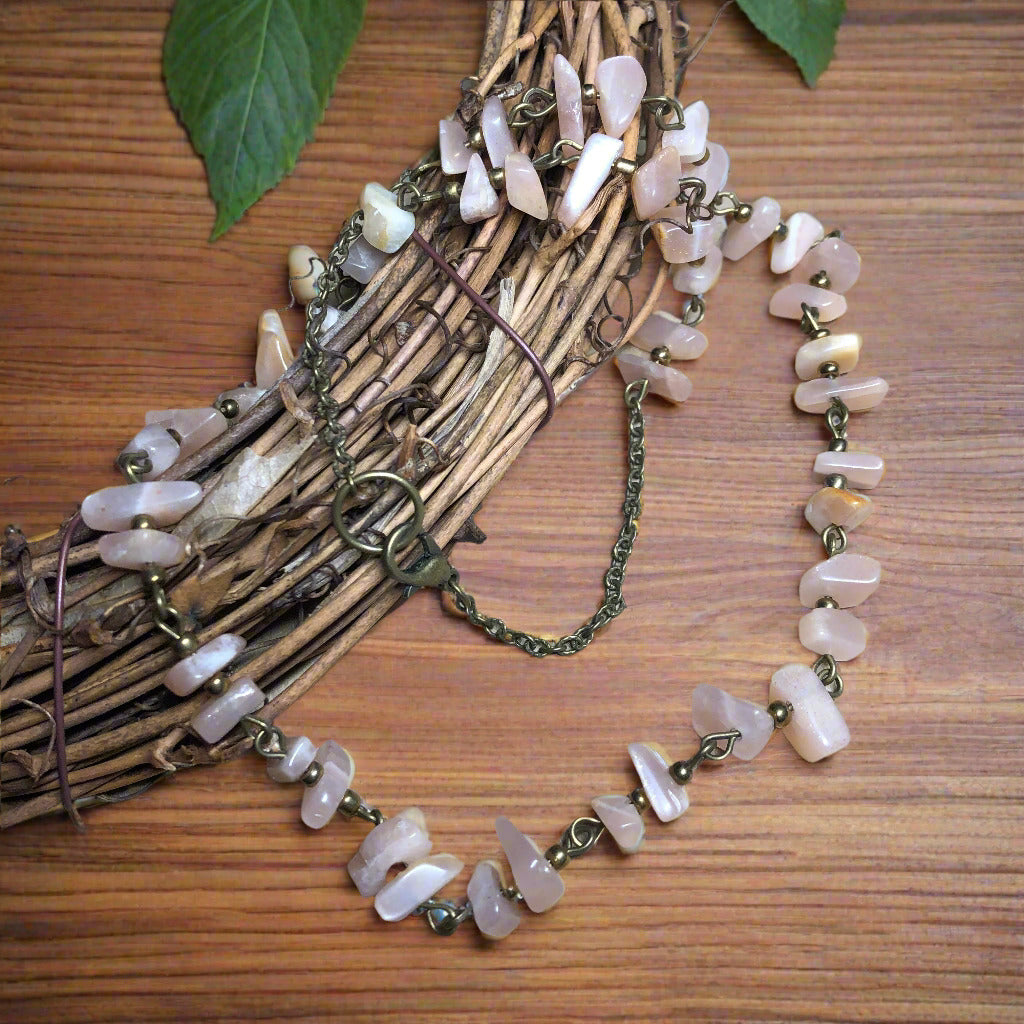 Amabilis - Peach Sunstone chip bronze necklace