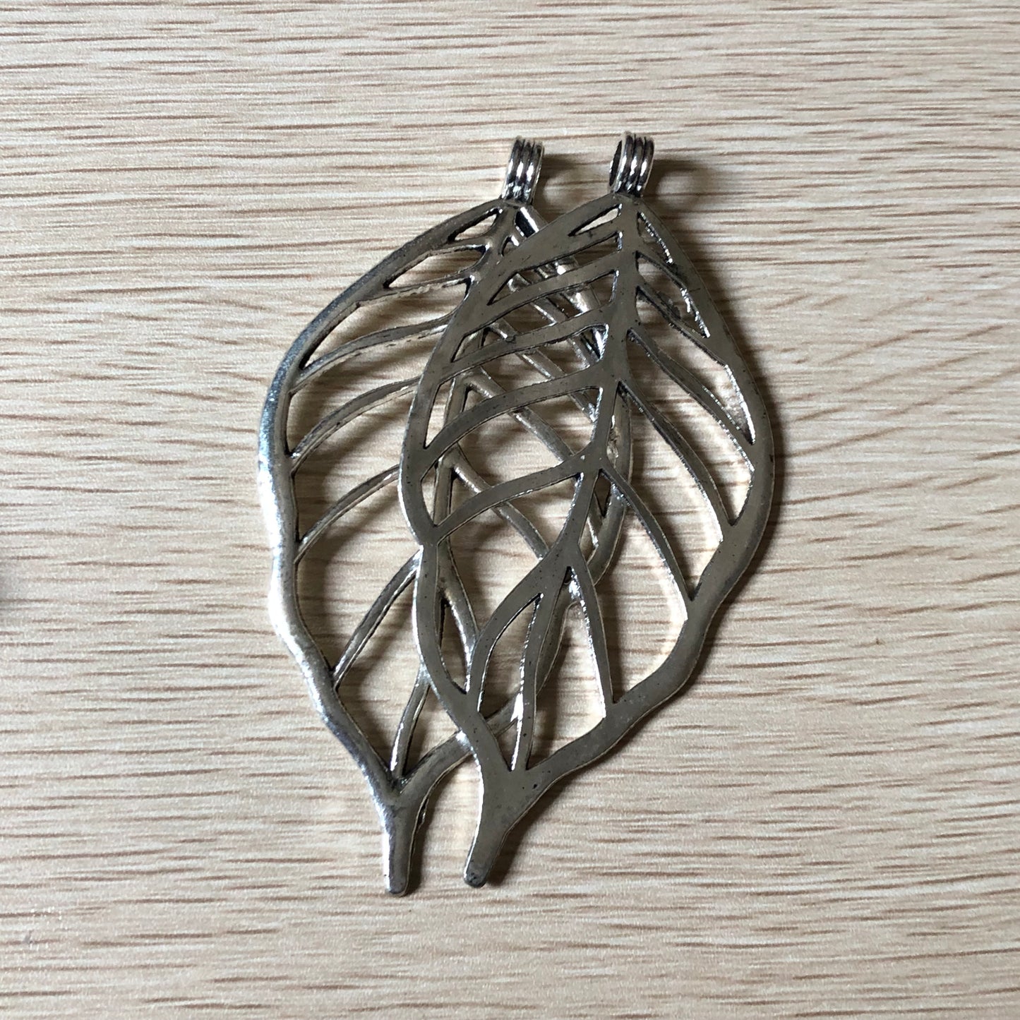 Bead and charm jewellery making bundle 01 with large leaf pendants