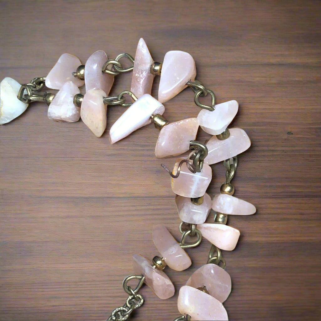Amabilis - Peach Sunstone chip bronze necklace