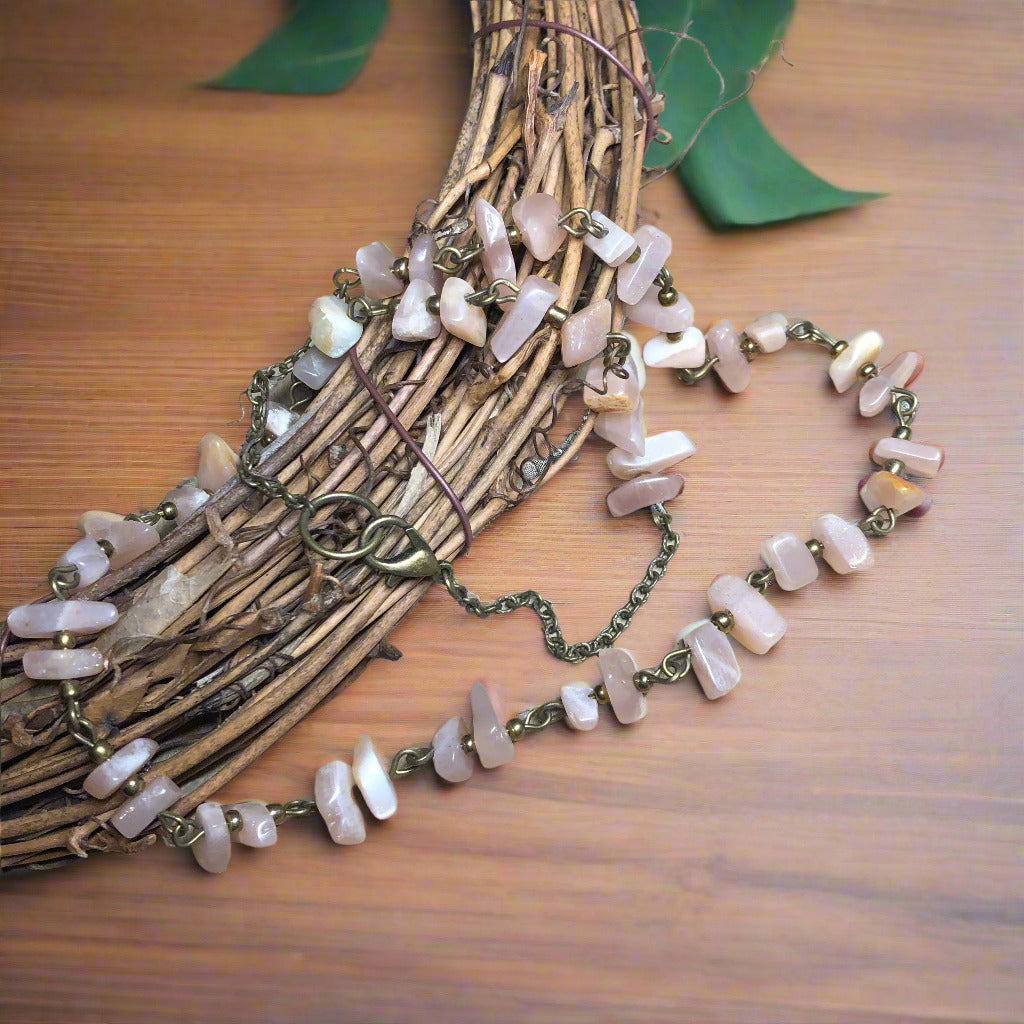 Amabilis - Peach Sunstone chip bronze necklace
