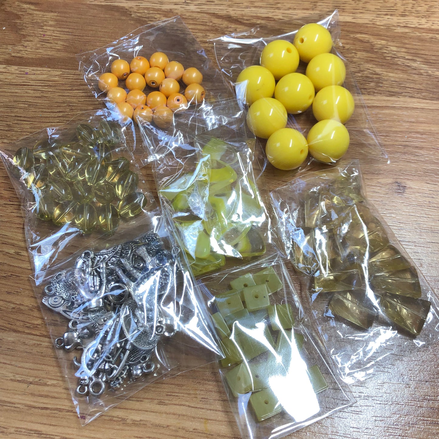 Yellow bead and charm bundle pack 01