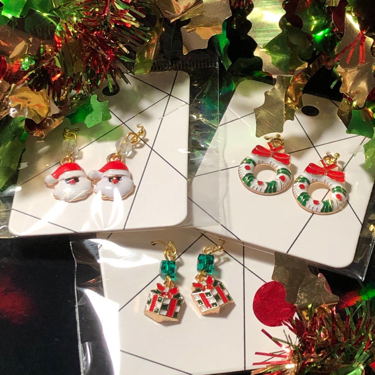 Comet - Three pairs Christmas earrings Santas, wreaths and gifts
