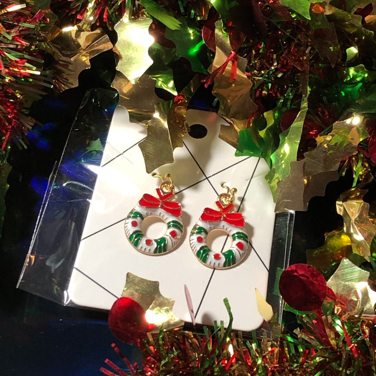 Comet - Three pairs Christmas earrings Santas, wreaths and gifts