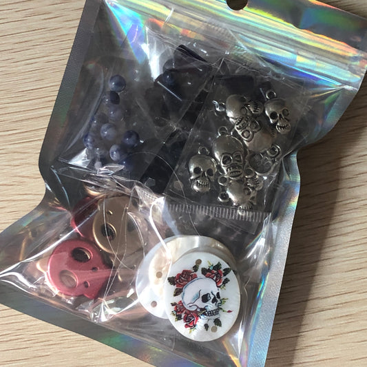 Bead and charm jewellery making bundle 09 with skulls