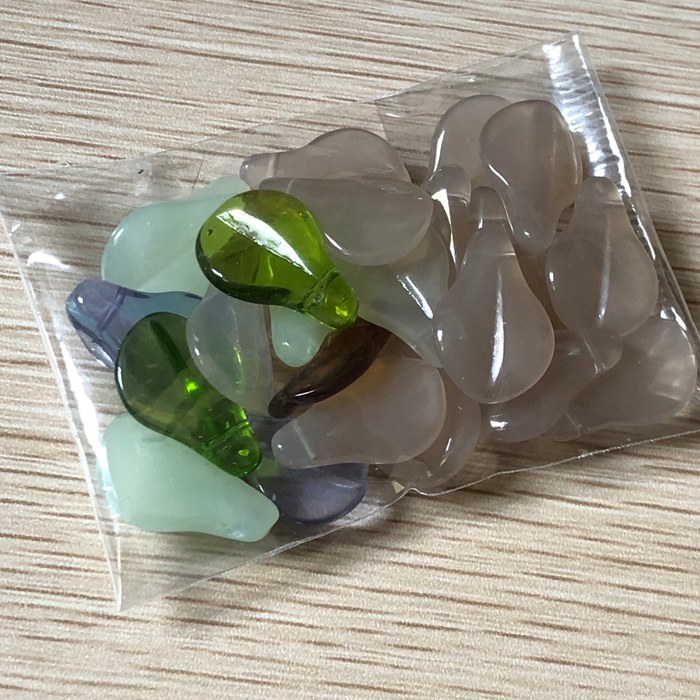 Bead and charm jewellery making bundle 13 with ginkgo and leaves