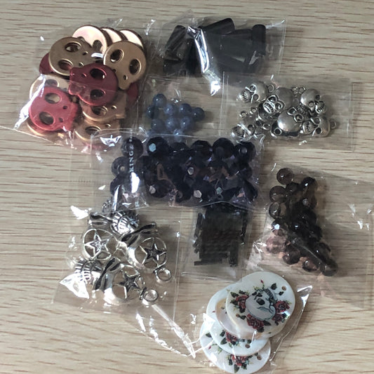 Bead and charm jewellery making bundle 09 with skulls
