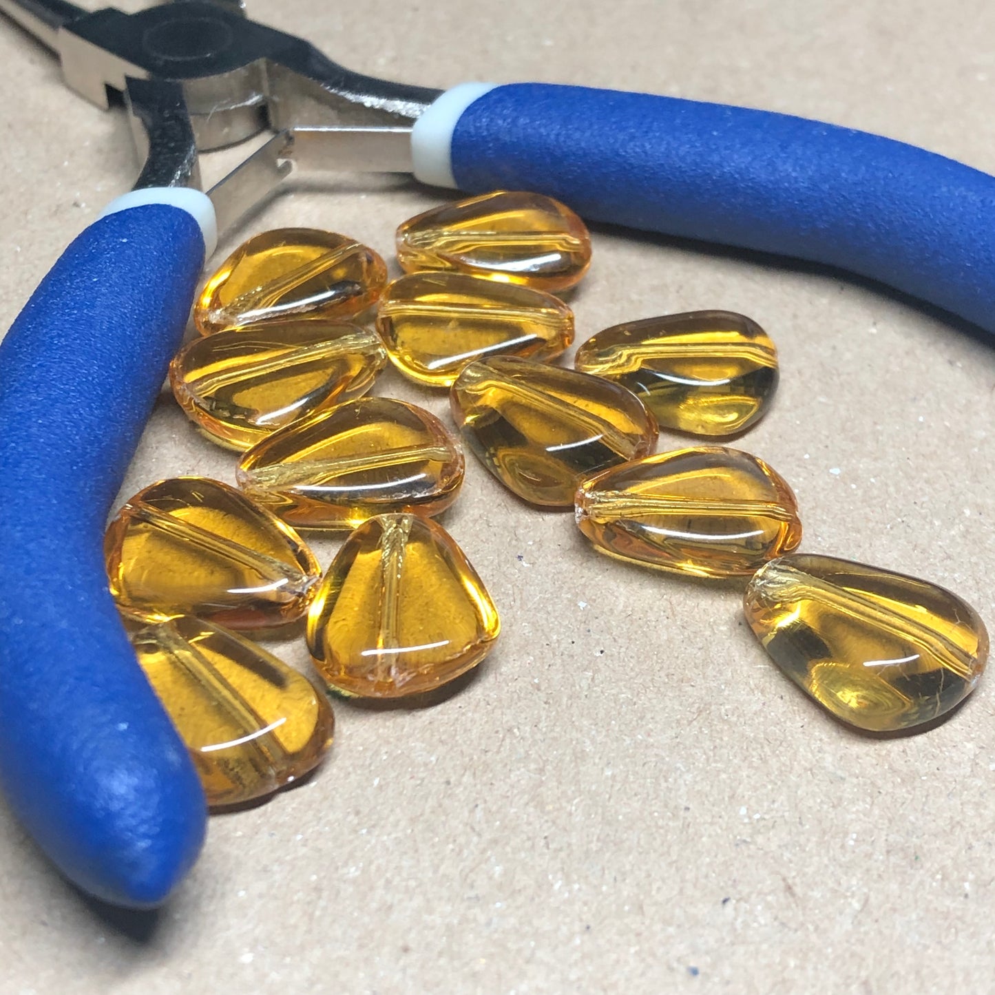 Golden syrup peardrop glass beads