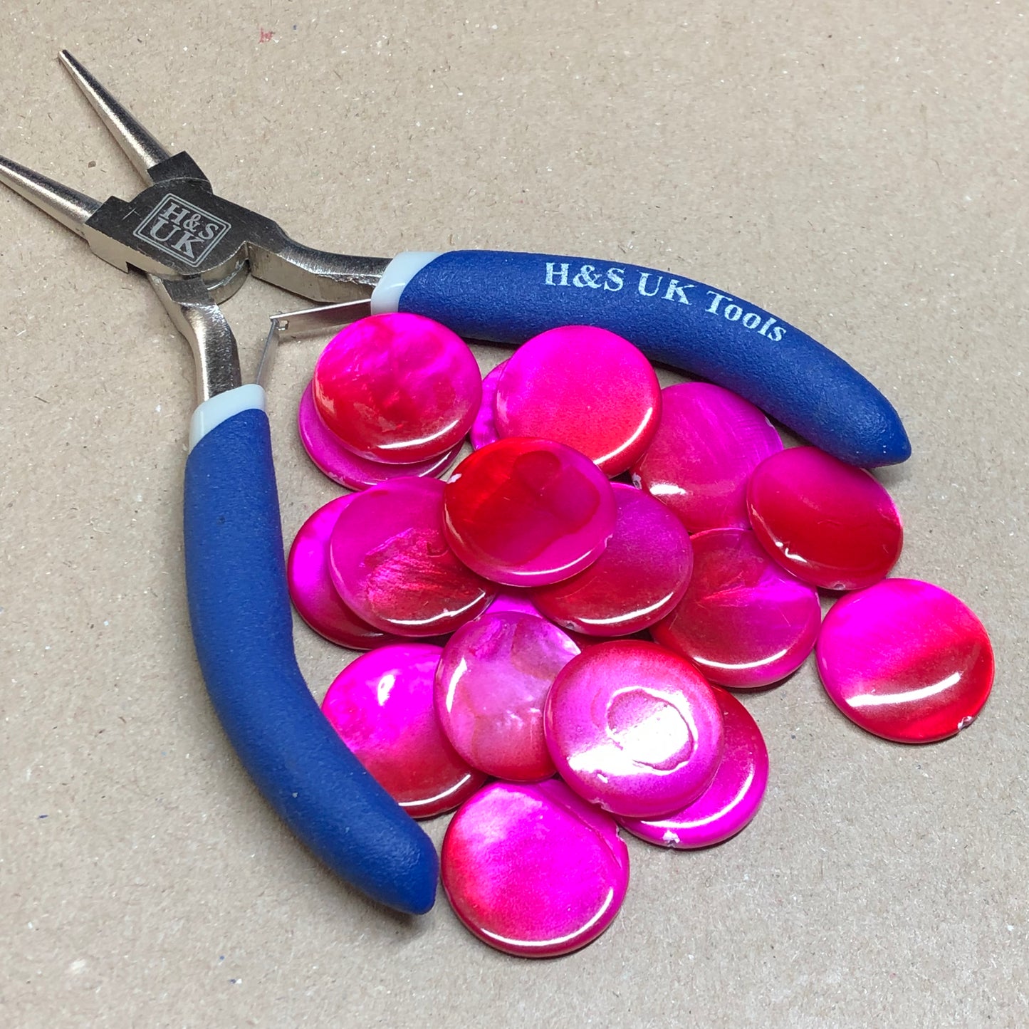 Hot pink ombre shell beads