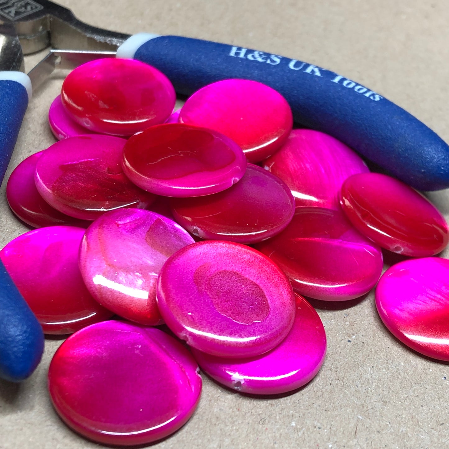 Hot pink ombre shell beads