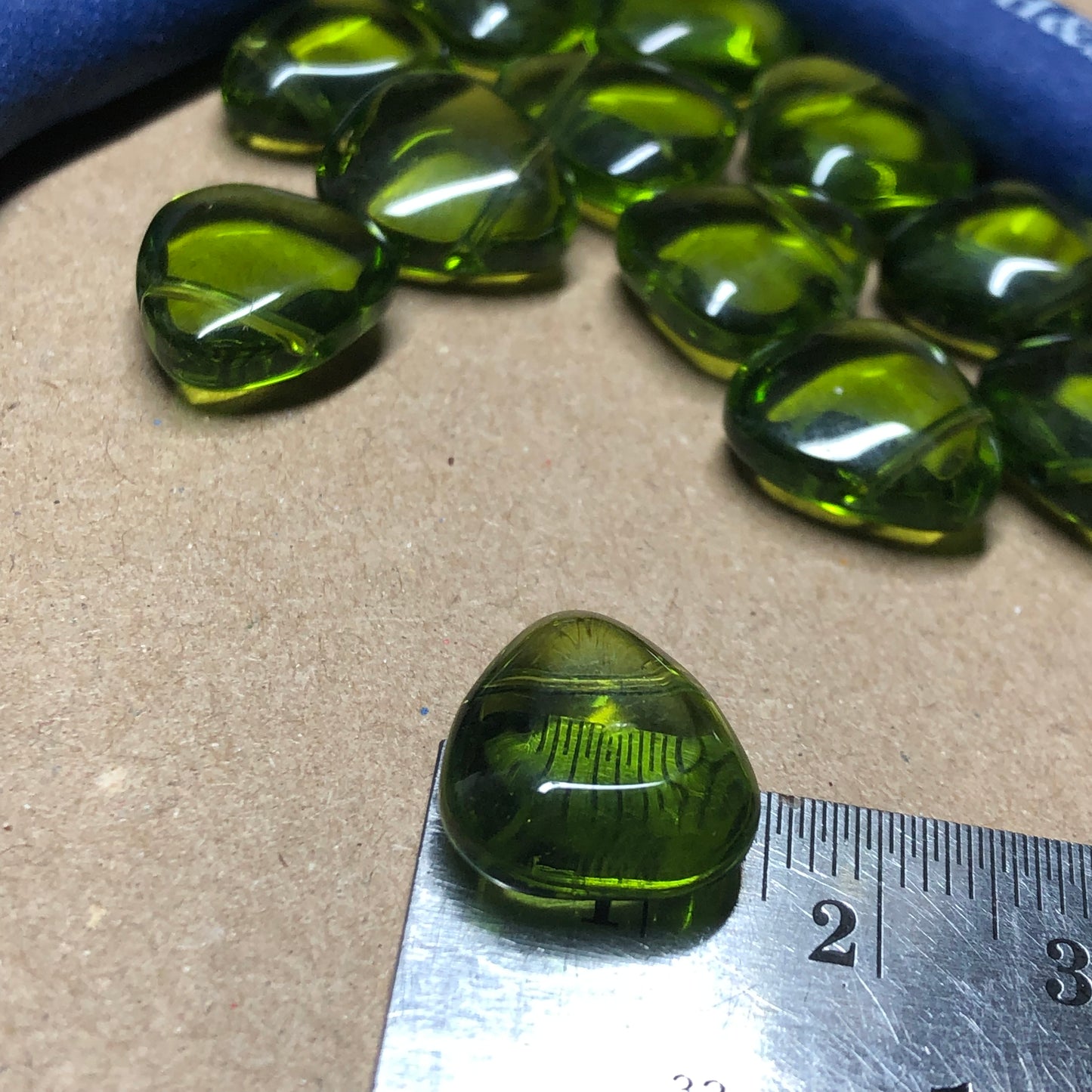 Green smooth teardrop glass beads