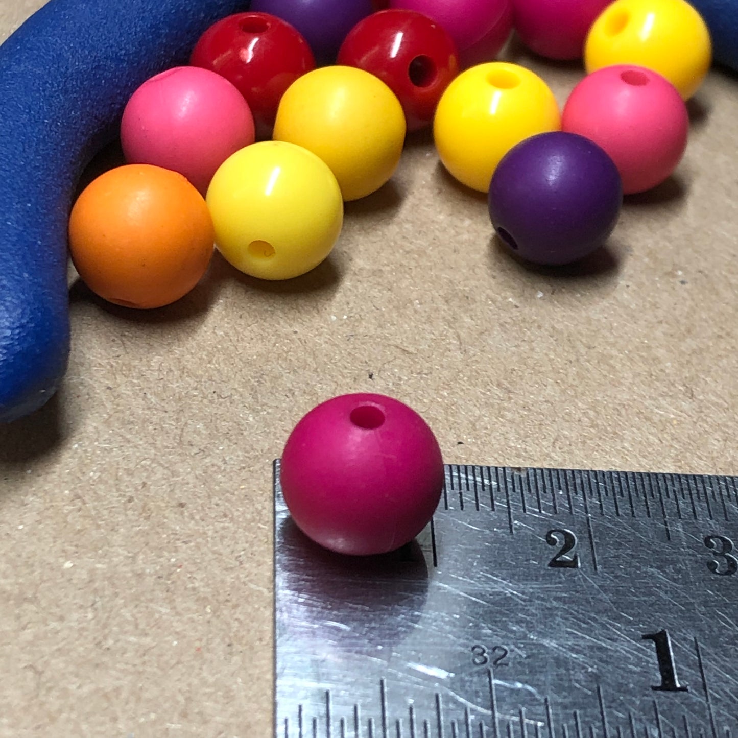 Bright acrylic round glass beads 10mm