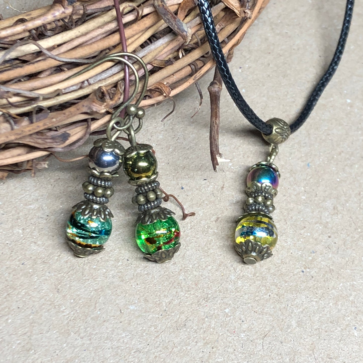 Crackle glass necklace and earrings set