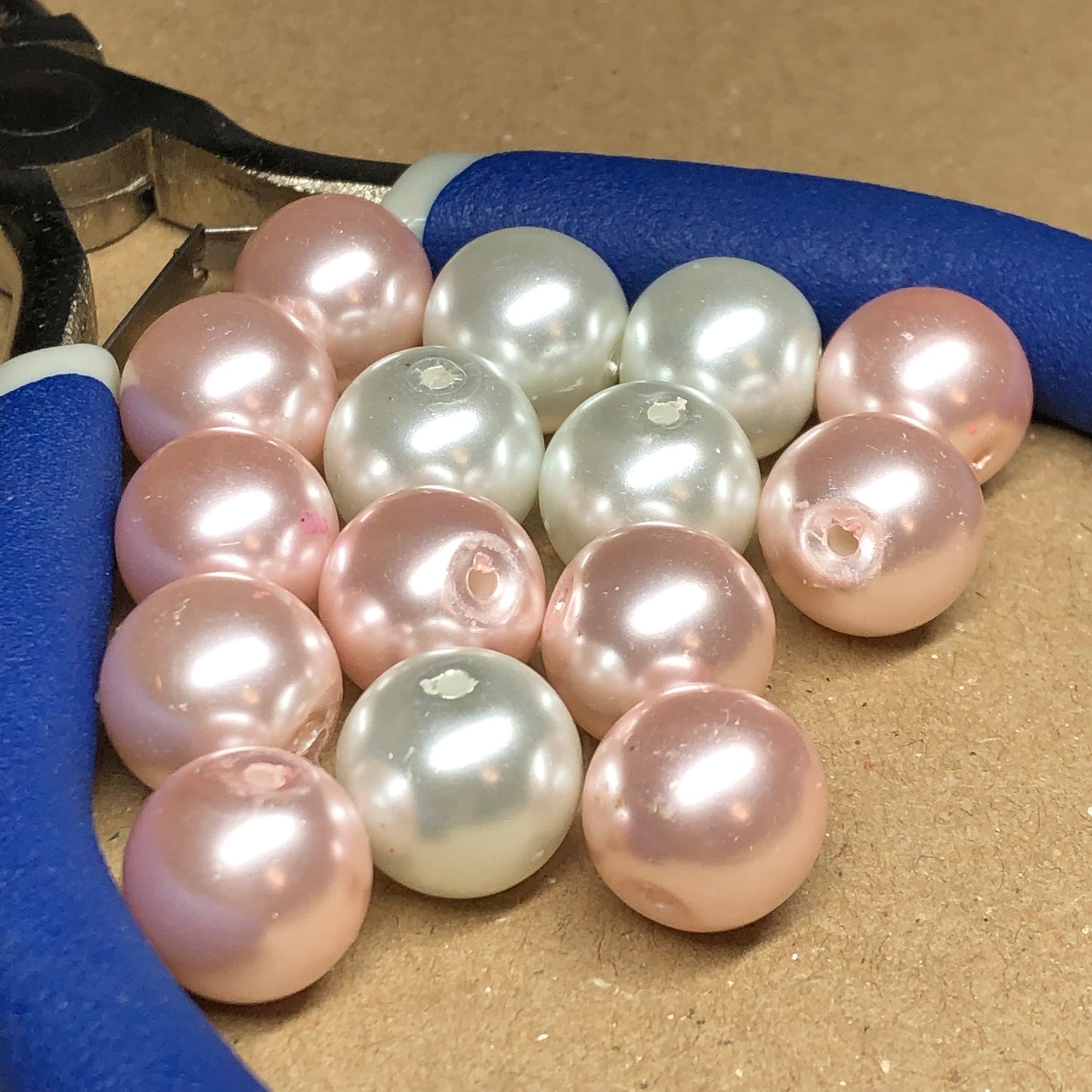 White and pink glass pearl beads 12mm