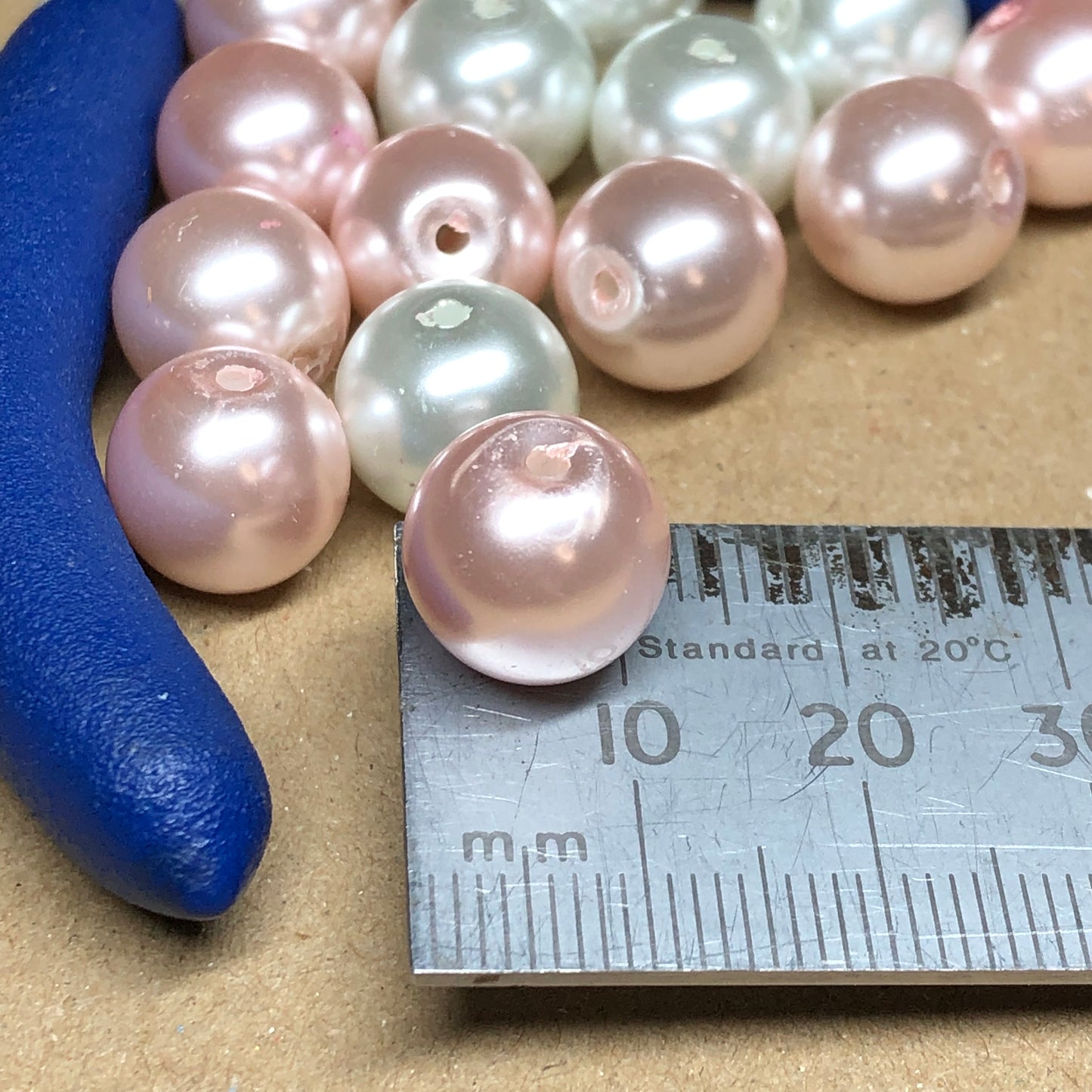 White and pink glass pearl beads 12mm