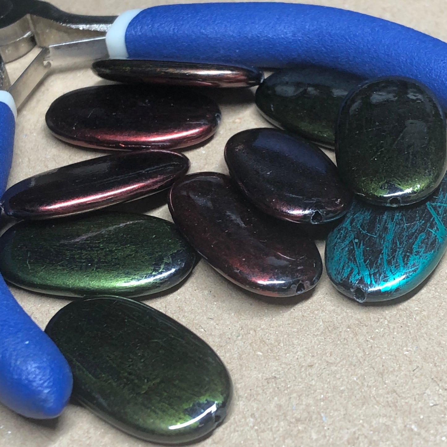 Large oval acrylic beads