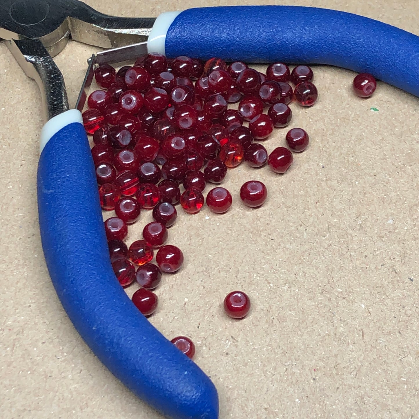 Small red glass beads 4mm