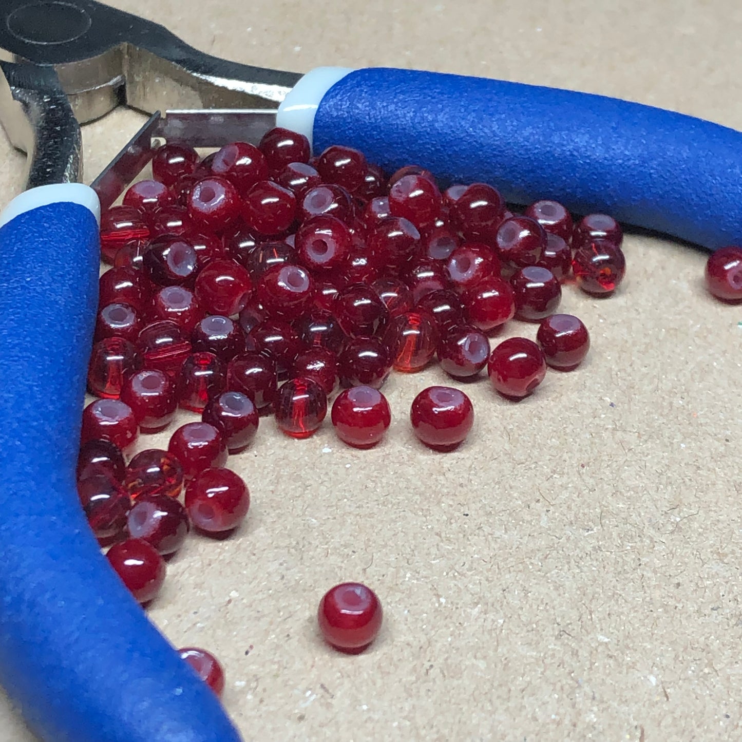 Small red glass beads 4mm