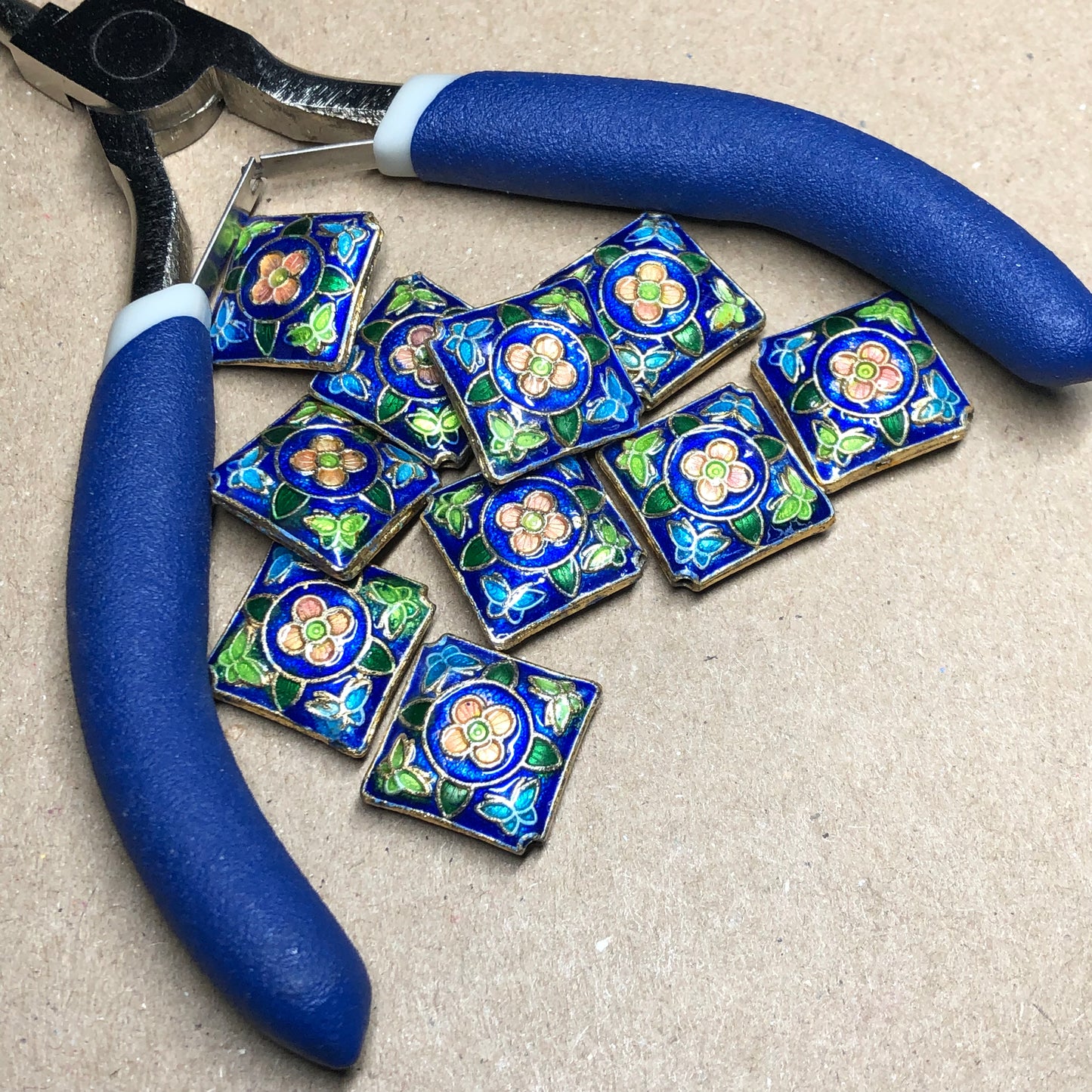 Square floral cloisonne beads