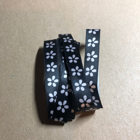 Flower printed black and white ribbon 38cm