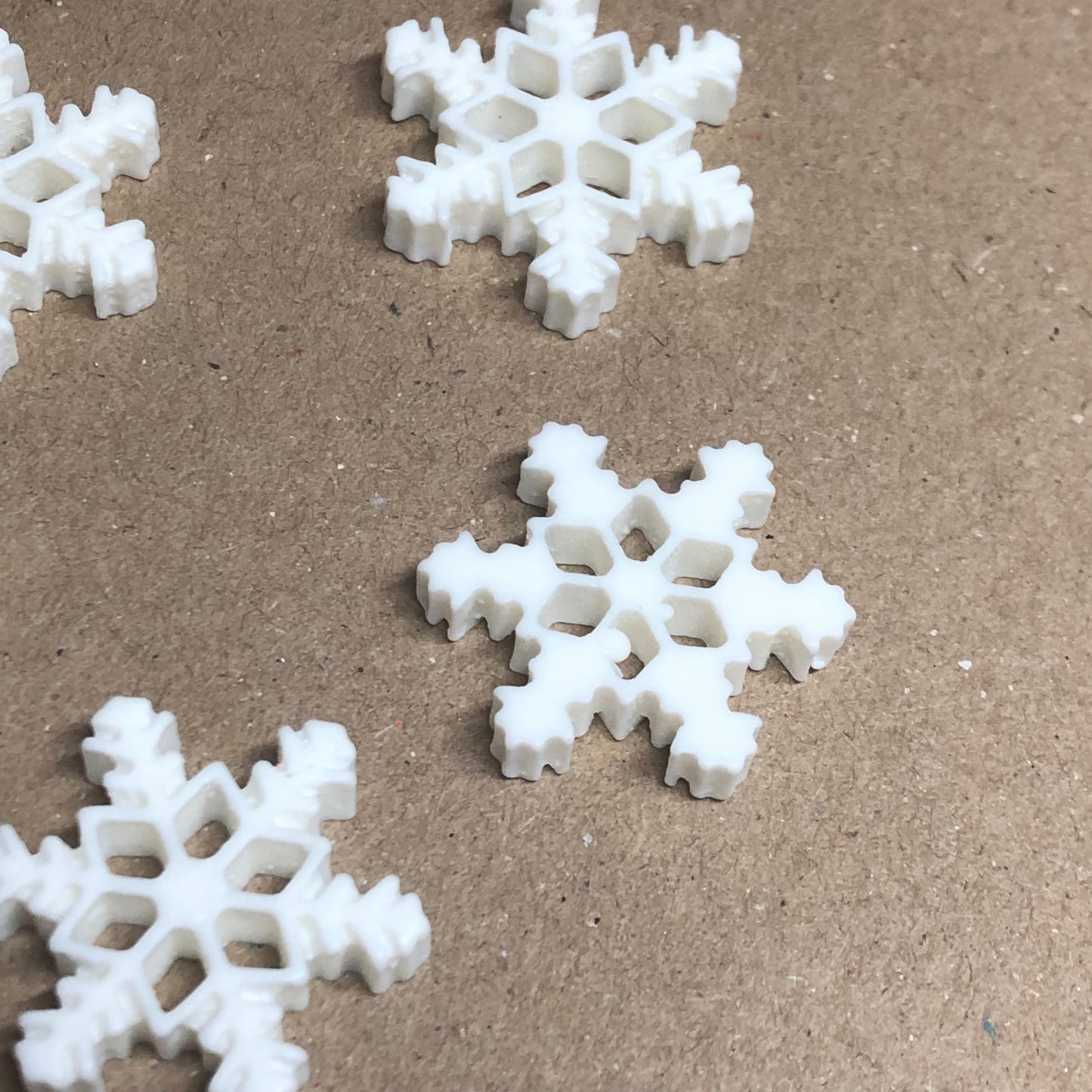 5 x craft charms snowflakes