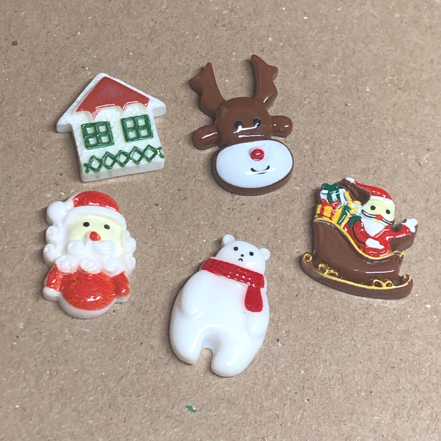 5 x resin Christmas craft charms