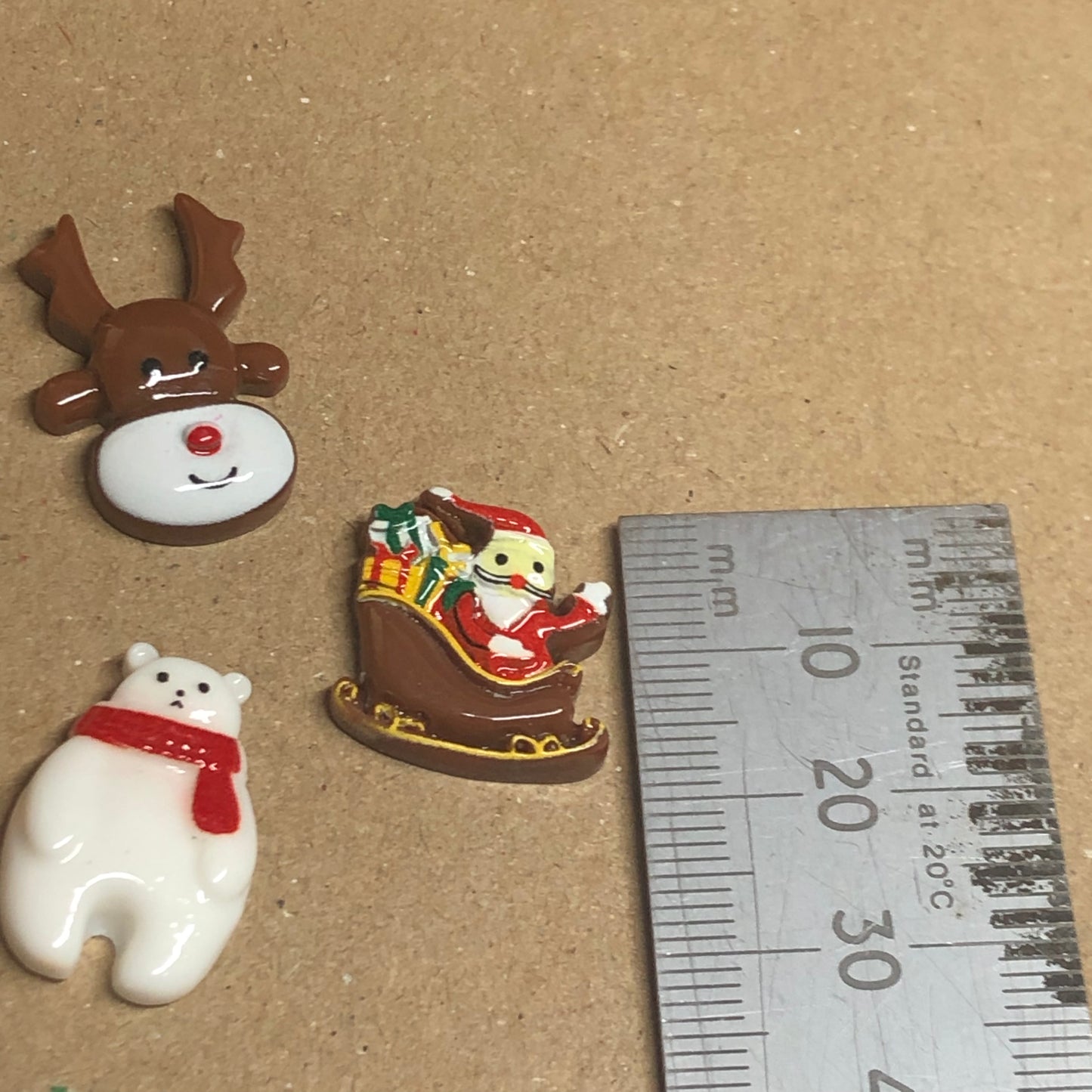 5 x resin Christmas craft charms