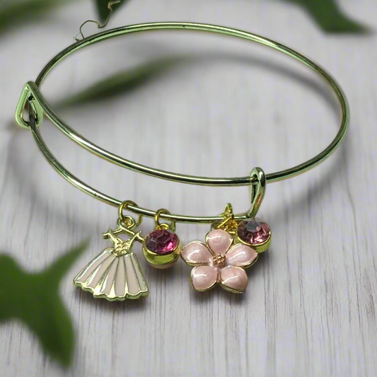 Customisable pink dress and flower expandable bangle