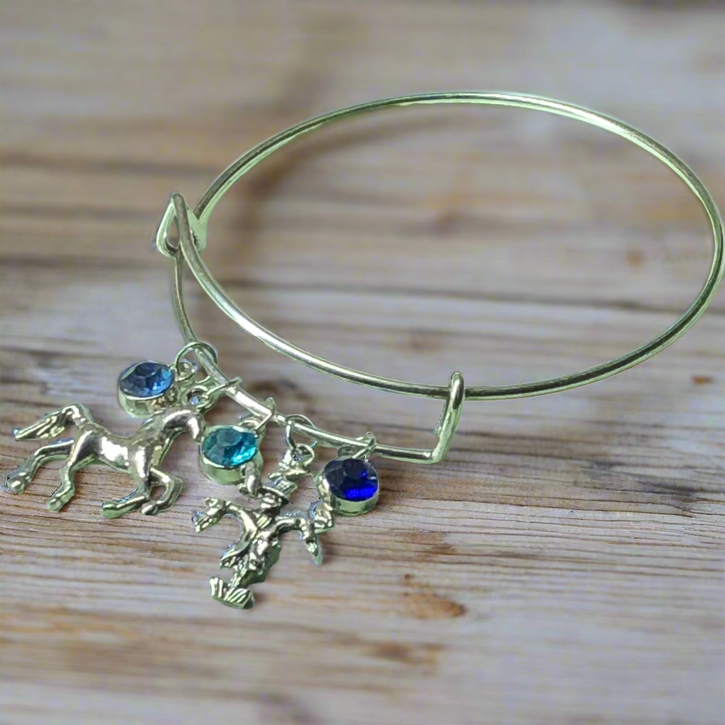 Customisable horse expandable bangle