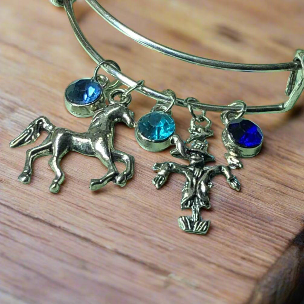 Customisable horse expandable bangle