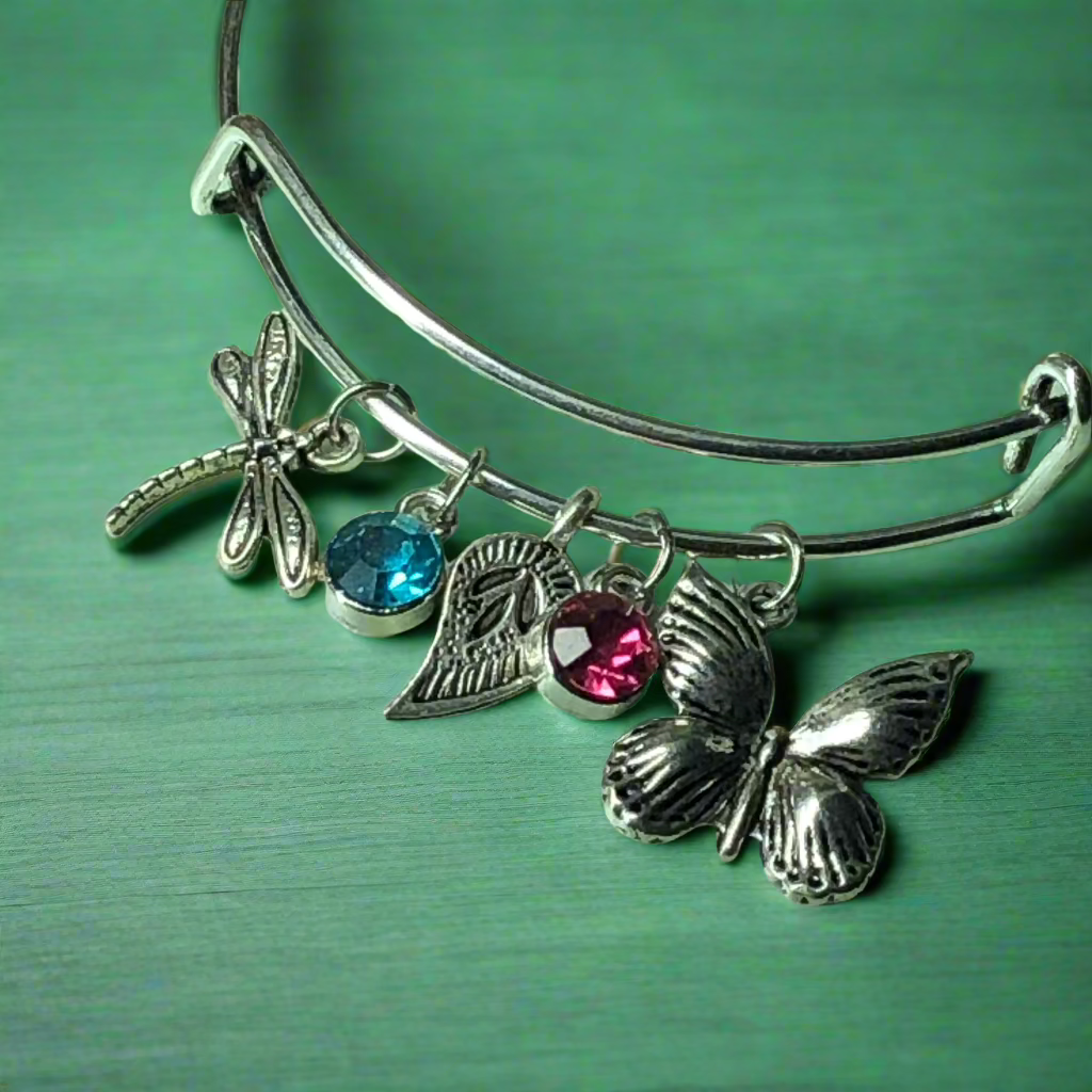 Customisable dragonfly expandable bangle