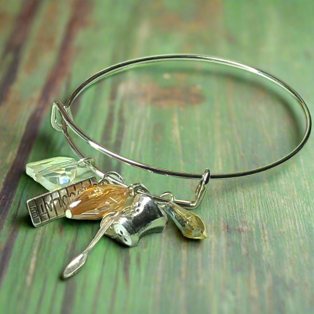 Customisable coffee or tea lover expandable bangle