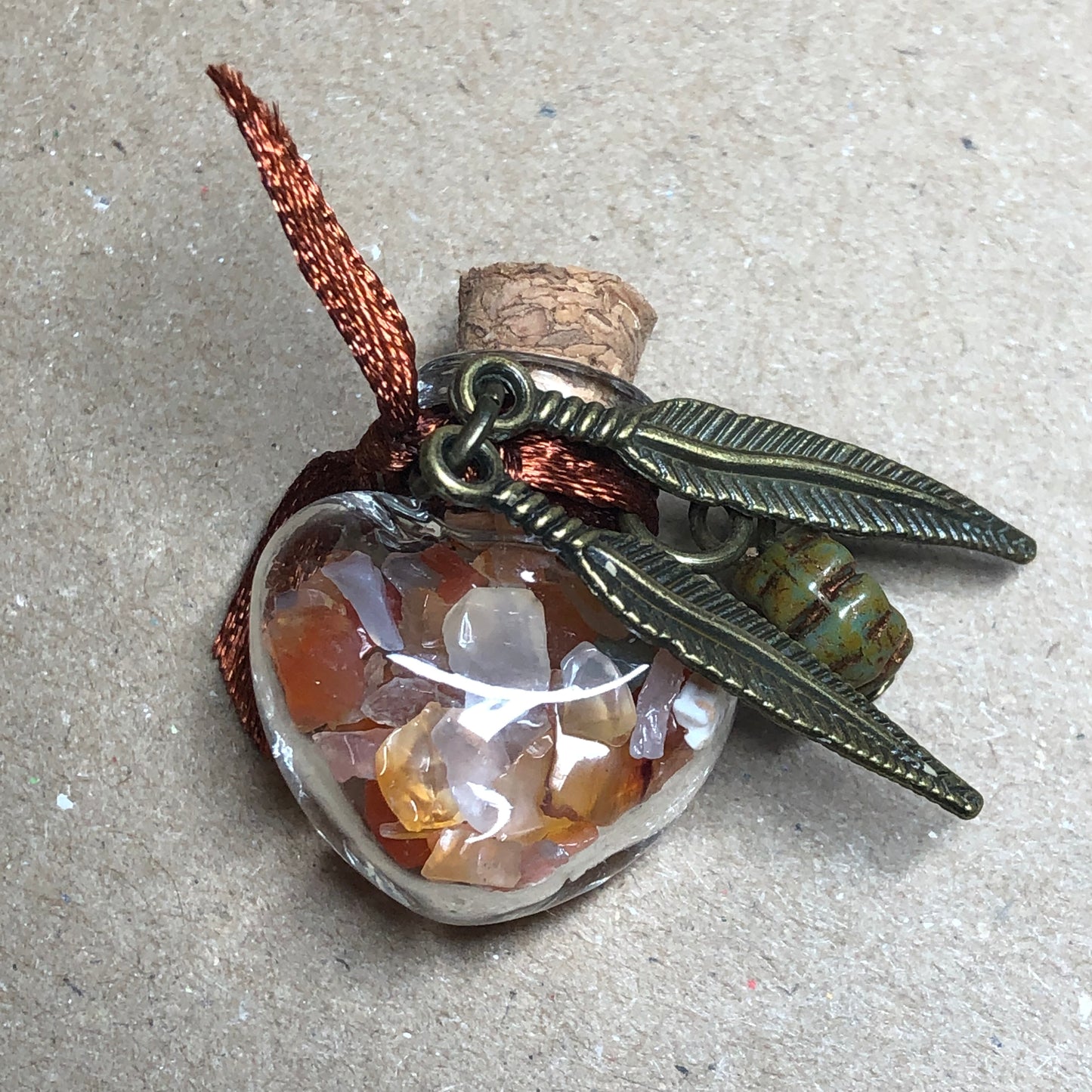 Feather Carnelian flower decorative heart bottle