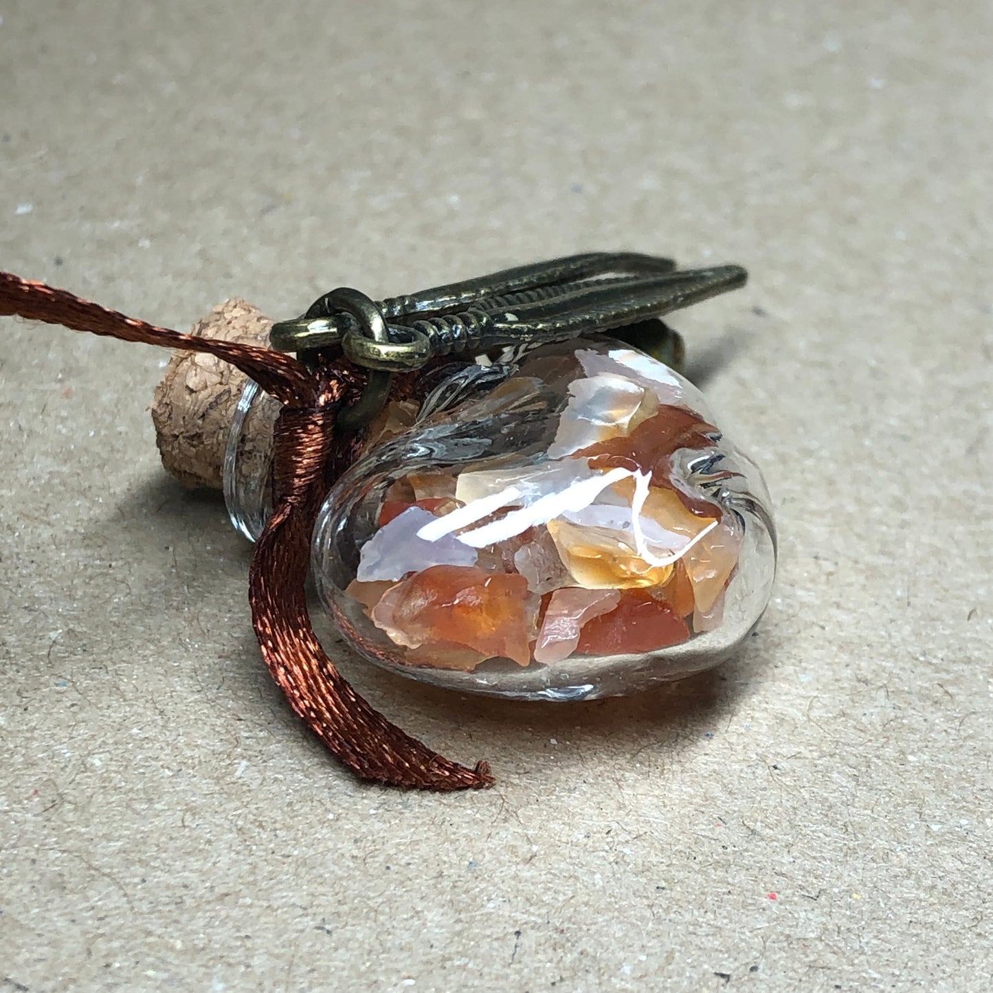 Feather Carnelian flower decorative heart bottle