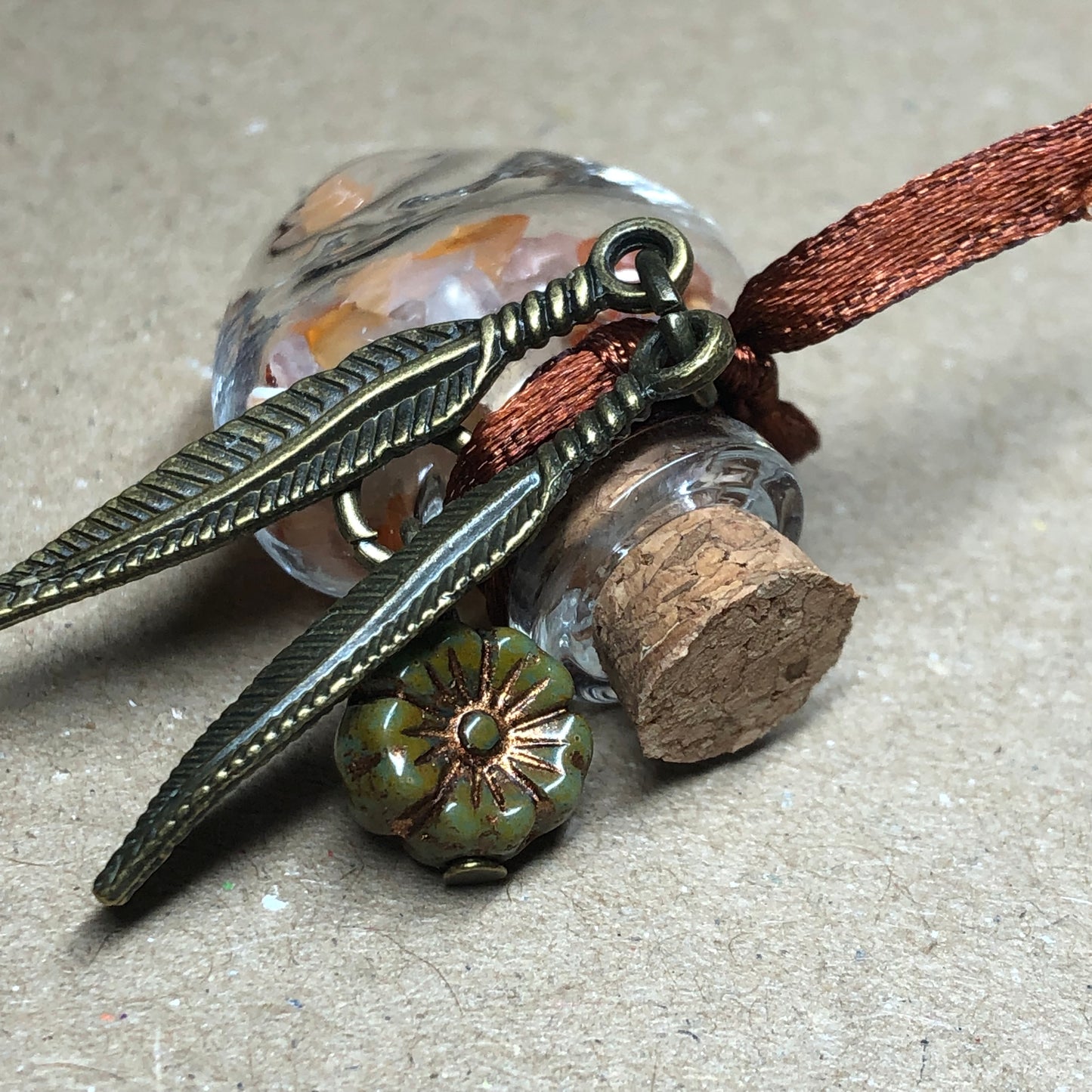 Feather Carnelian flower decorative heart bottle