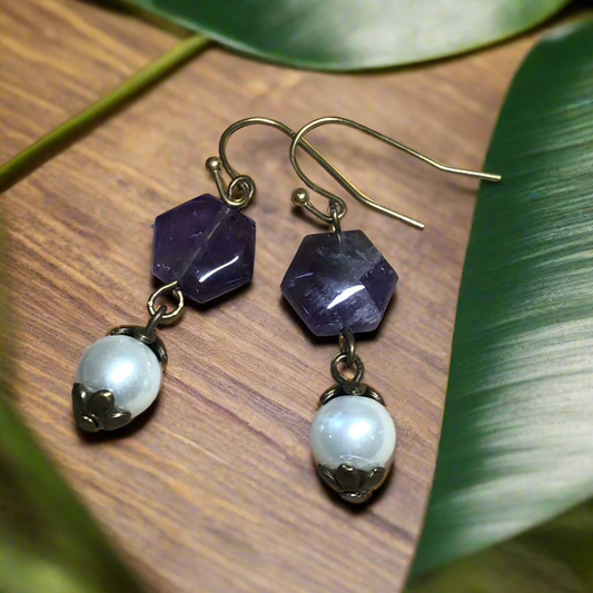 Saoirse - Amethyst hexagon and white glass pearl earrings