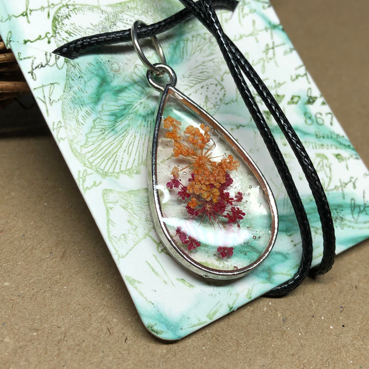 Real flower teardrop pendant necklace