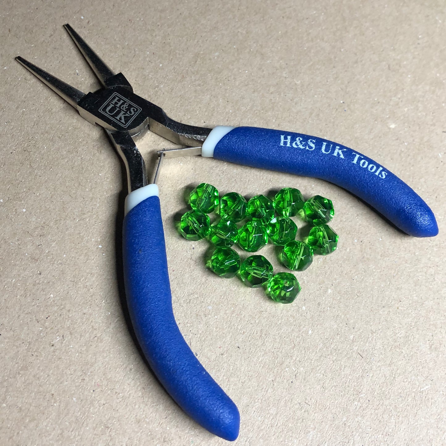 Green faceted glass beads