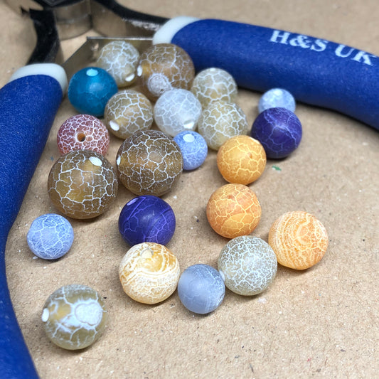 Mixed size agate beads