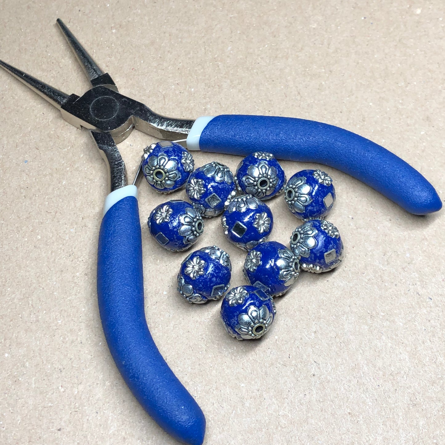 Blue mirror flower clay beads