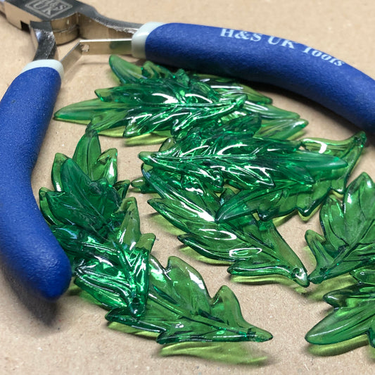 Green acrylic leaf pendant beads