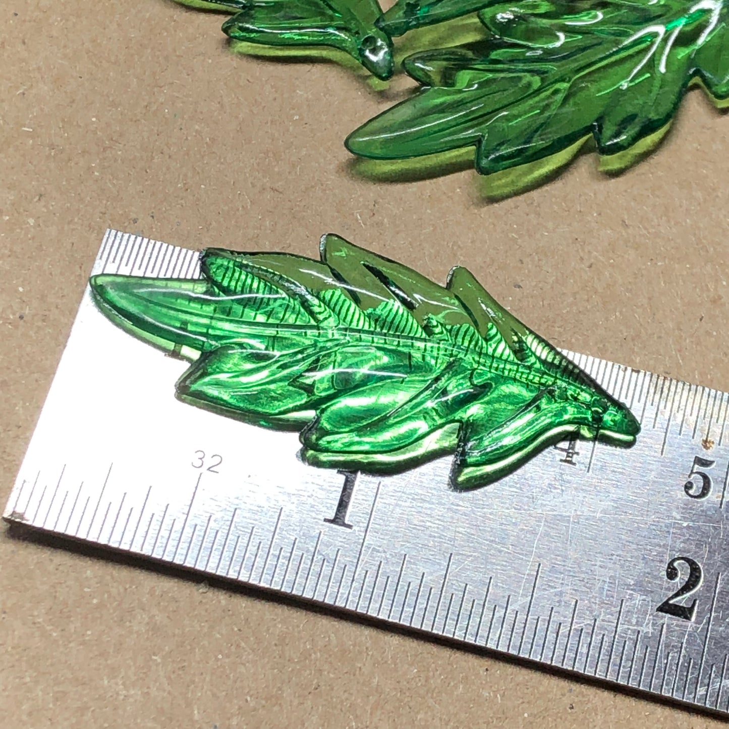 Green acrylic leaf pendant beads