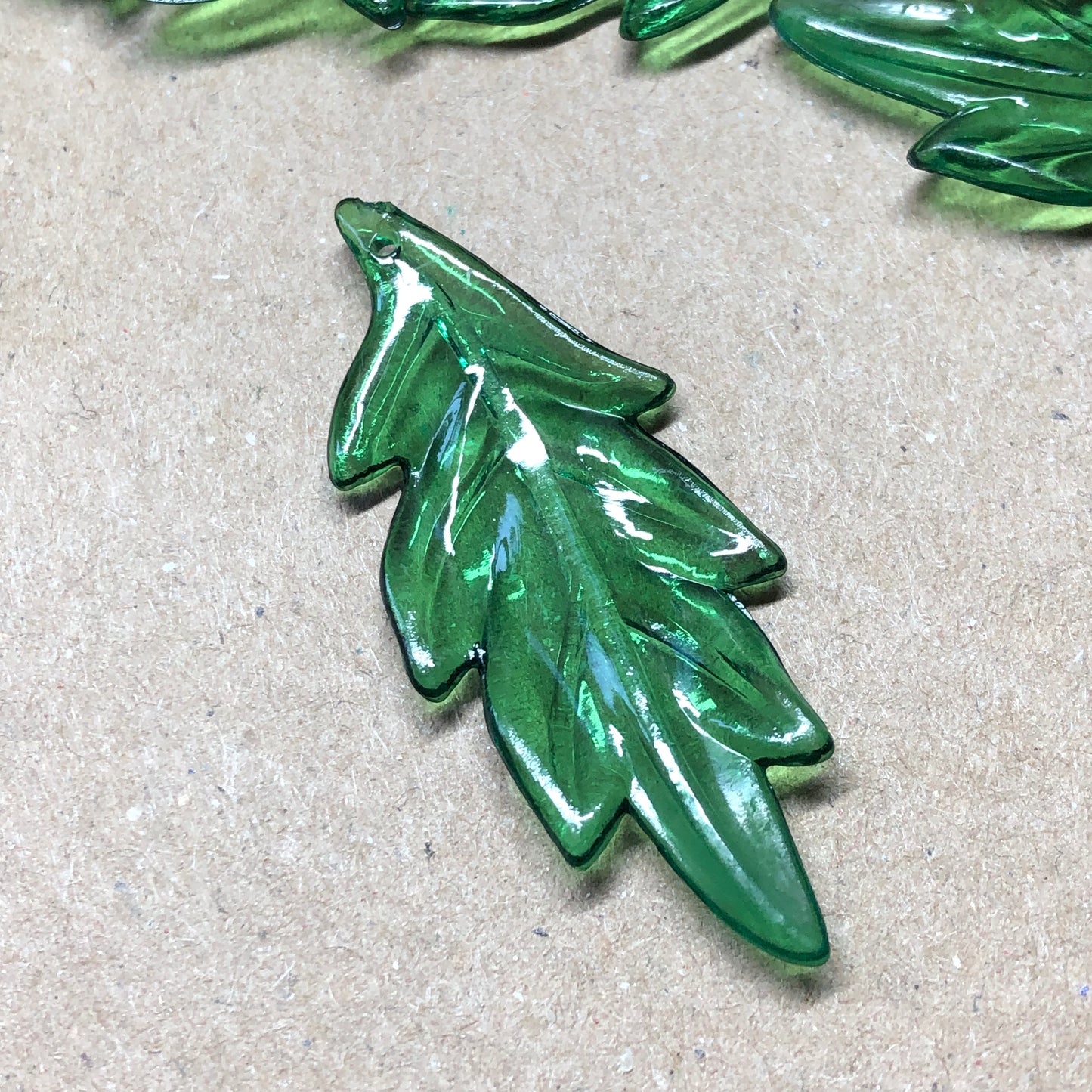 Green acrylic leaf pendant beads